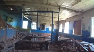 Я нашёл ЭТО в заброшенной деревне....( Они всё ещё ТАМ )