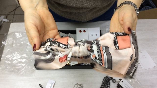 сти180.2. Бижутерия H&M сток