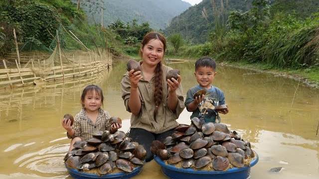 Собираю гигантских устриц, чтобы продать их на рынке, и готовлю устричную кашу для детей. Дуонг смотреть онлайн