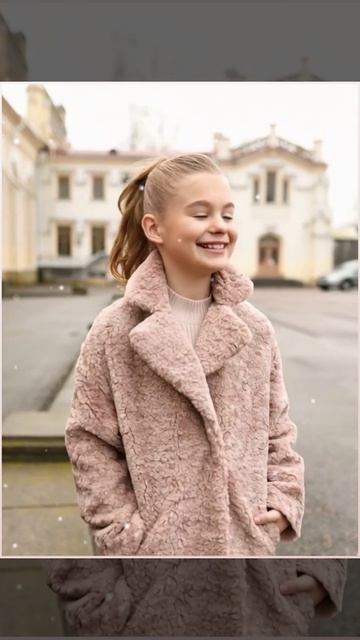 Бежевая детская шубка