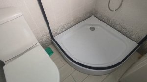 УСТАНОВКА ДУШЕВОЙ ШИРМЫ.СТЯДКА ПОЛА В КУПЕЧЕСКОМ ДОМЕ СДЕЛАНА.