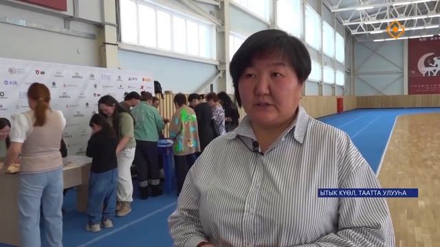 Аҕа дойдуну көмүскээччи күнүн истиҥ көрсүһүүтэ смотреть онлайн