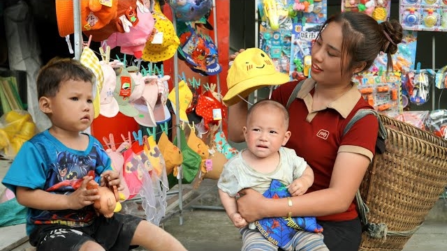 Мама поневоле. Дуонг. Собираю зелень для продажи на рынке. Готовлю вместе со своими детьми. Серия 62 смотреть онлайн