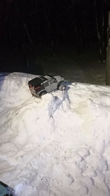 Кастомный Дефендер легко покоряет снежный подъём) #rc #rccar #4x4rc #scale #rclife #rcmodel