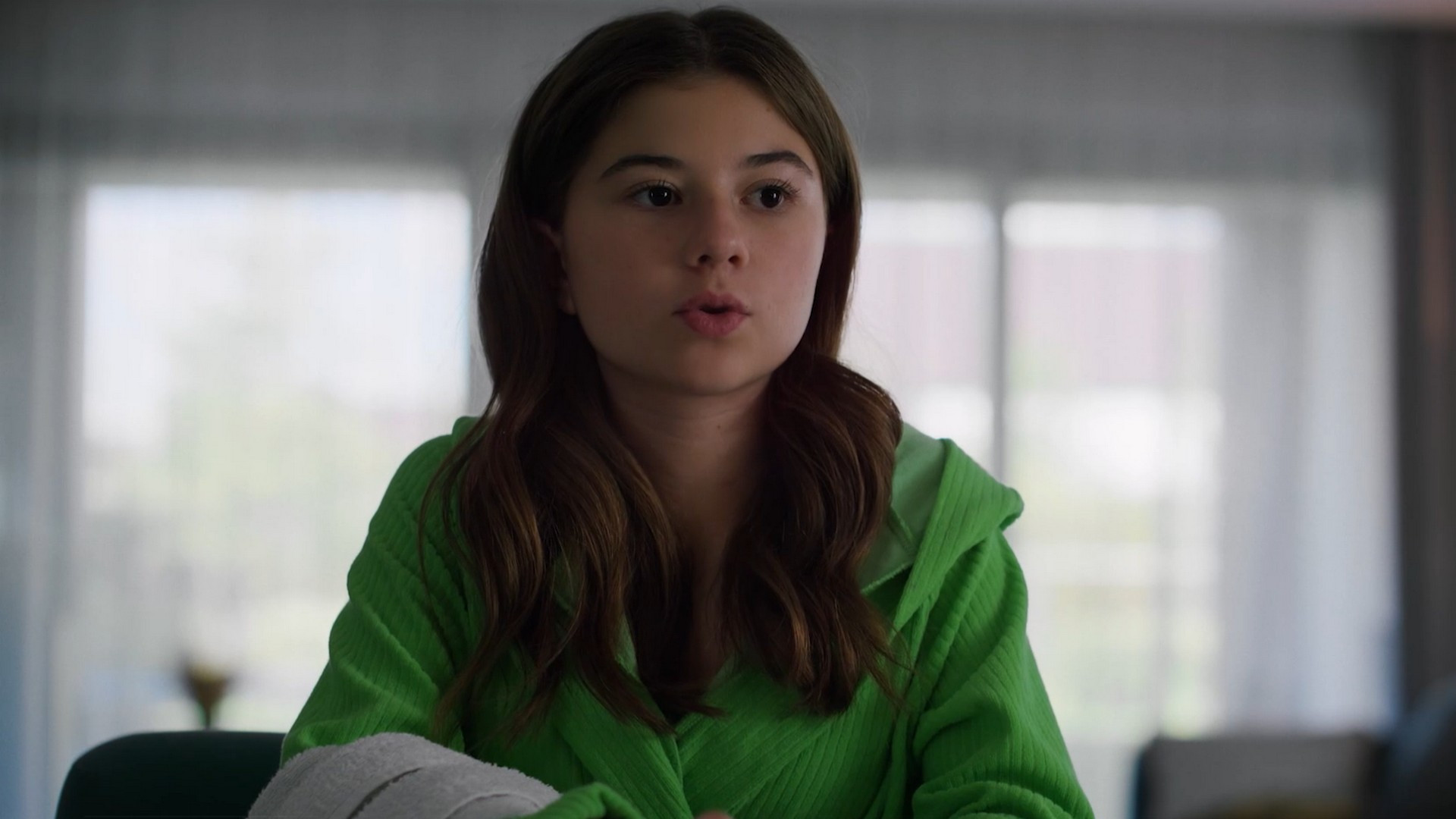 Не одна дома (2024) смотреть онлайн