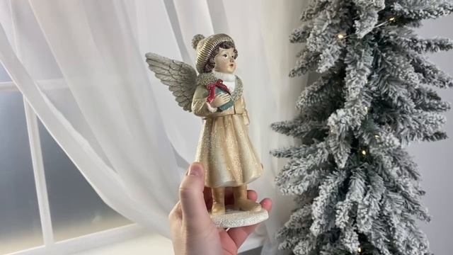 Рождественская статуэтка РЕБЁНОК-АНГЕЛ с подарком, полистоун, 18.5 см, 520649-3 смотреть онлайн