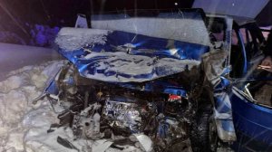 Один человек погиб и еще двое пострадали в ДТП с легковушками в Тверской области