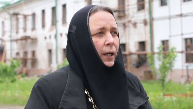 КАК НАС ВЕДЁТ ГОСПОДЬ? Интервью матушки Игумении Афанасии, Ростов Великий, 2017г. смотреть онлайн