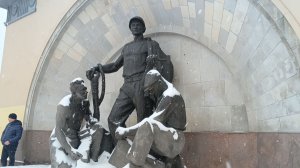 Прогулки по Москве. История скульптурной композиции "Метростроевцы в забое" на Электрозаводской.