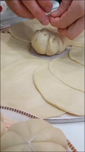 СЛОЕНЫЕ САМСУШКИ В ФОРМЕ ТЫКВЫ С ТЫКВЕННОЙ НАЧИНКОЙ  Ну что мои хорошие, пришло время сезона тыквы,