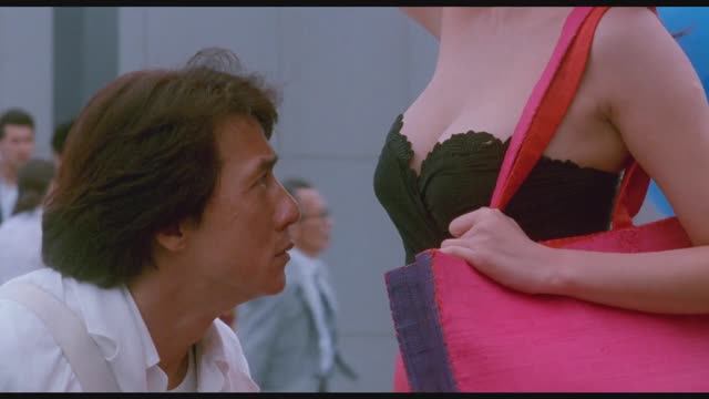 Городской охотник: Охотник пытается пробраться на лайнер