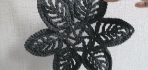 Цветок из листочков