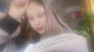 Всем привет это обзор на мои лаки для ногтей