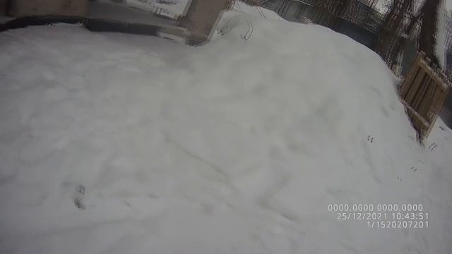 Уронил кольцо в снег чем найти