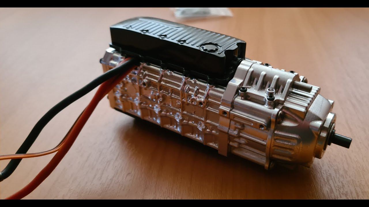 Разбираем 2х ступенчатое кпп на  RC Камаз 4911 1/10 .