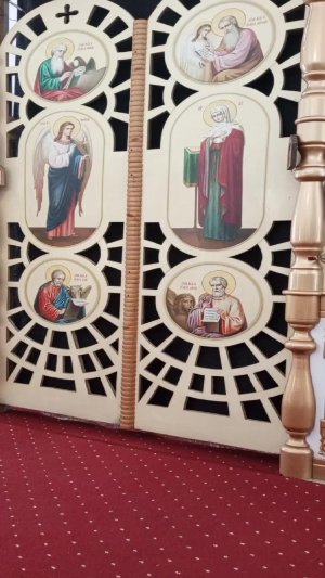 Божественная служба в храме Святой Троицы