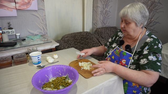 Сын поправился Пора готовить капусту Мама пенсионерка готовит витаминный салат без мяса смотреть онлайн