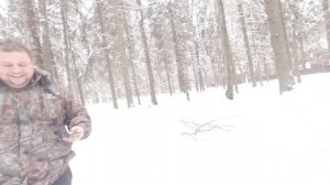 Ключи от машины потерял в снегу