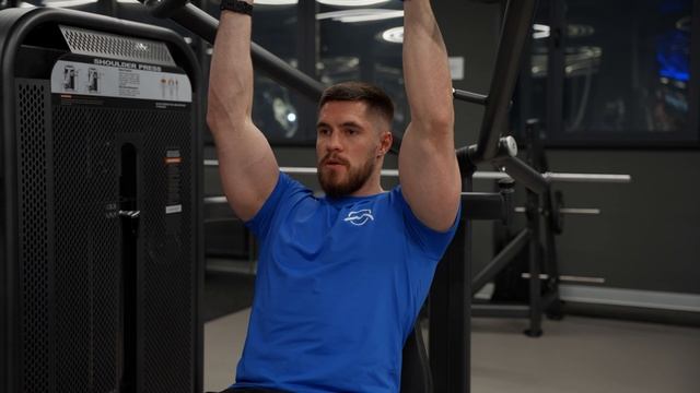 Тренажер E7006 Жим от плеч смотреть онлайн