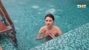 Вариант зимнего развлечения - купание в горячем бассейне