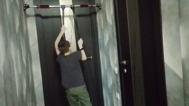 качаем бицепс и трицепс смотреть онлайн