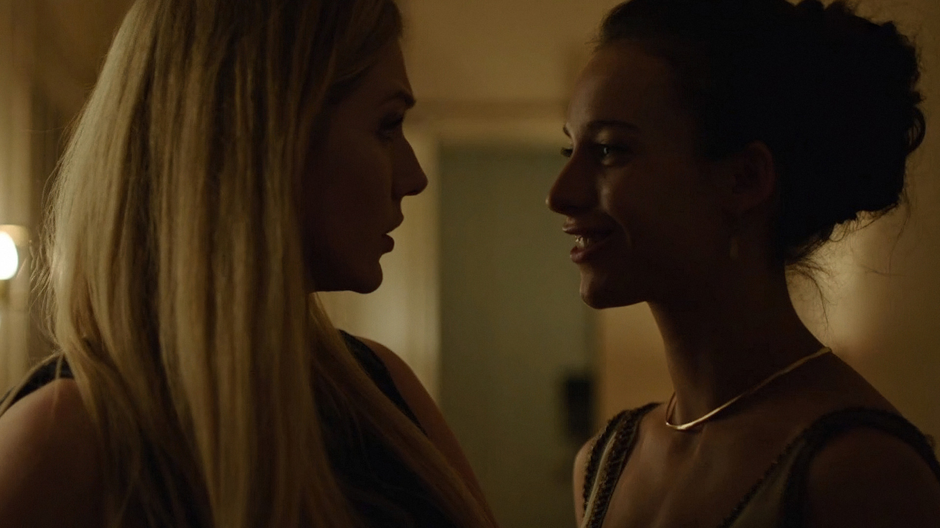 Тень за спиной, 1 сезон, 2 серия