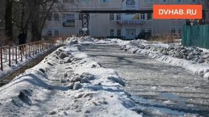 Дорога на улице Башенной превратилась в каток из-за коммунальной аварии