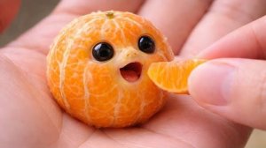 🍿 Милые крошечные фруктовые малыши пробуют настоящие фрукты 🍍✨