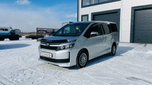 Toyota Voxy, 2016 год