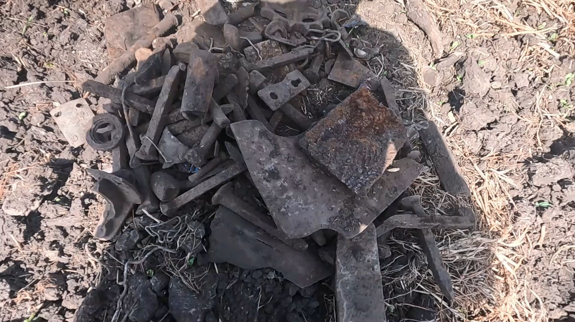 Приборный поиск. Копаем Ж.Д. костыли в поле.