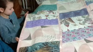 Распаковка посылки из Ставрополья/ Обзор посылки/ Красивые лоскутные одеяла.Гостинец для семьи.