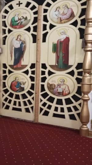 Божественная служба в храме Святой Троицы