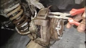 Нива БРОНТО. Заклинили тормоза, меняю колодки, восстанавливаю закисшие тормозные цилиндры.