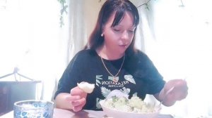 ВЗРЫВНОЙ МУКБАНГ/ОБЖОРЫЧ/ Картошка в мундире, скумбрия, селедочка.