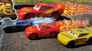 МУЛЬТИКИ ПРО МАШИНКИ 🚗 МОЛНИЯ МАКВИН И ПОСЛЕДНИЙ ЗАЕЗД ПЕРЕД ШТОРМОМ. НАВСТРЕЧУ ВЕТРУ И ПОБЕДЕ