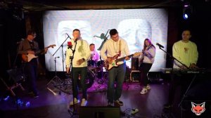 Группа душные обезьяны-