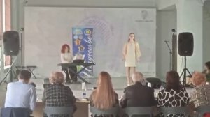 Алиса Шумилова 1 место, межд конкурс "Искусство звёзд"  песня  "Ярче розы"