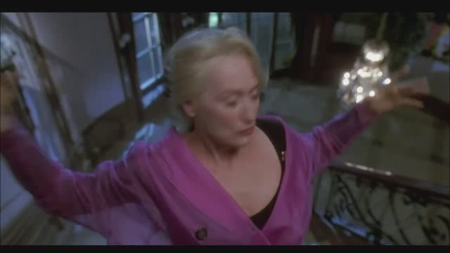 Смерть ей к лицу (1992)   падение с лестницы