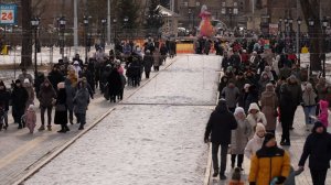 С блинами, хороводами и подарками Масленицу шумно отпраздновала столица Хакасии