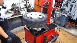 Шиномонтажый станок своими руками получился как заводской