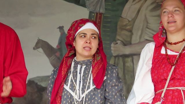 30. У храма св.благоверного князя А.Невского/ Представление 14 Катюша