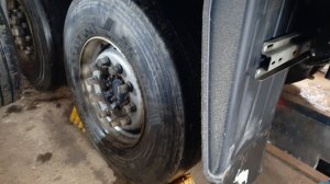 Как смотреть износ колодок прицепа