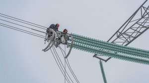 Монтаж проводов АС 300/39 и грозозащитных тросов АС 70/72 на ВЛ 750 кВ