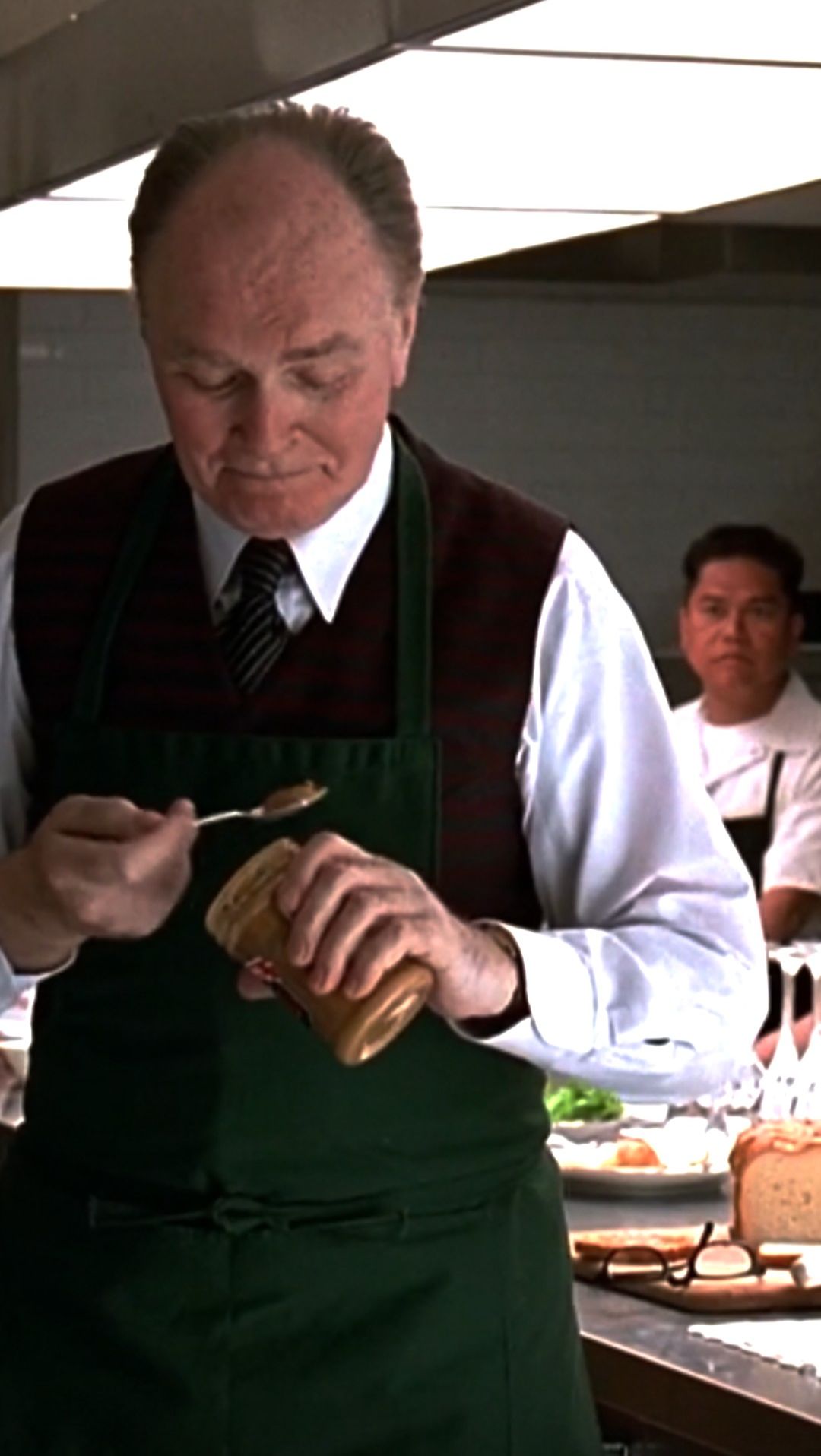 Две ложки и колкость)