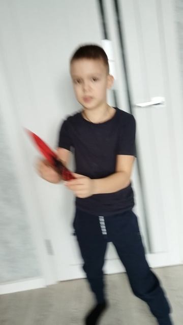 Обзор на деревянные ножии
#DVA_NIK#распаковка#двойняшка#хочулайк#ножи#оружие