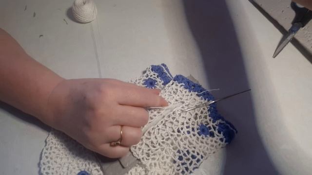 Закончила второй рукав, втачиваю на место. Ирландское кружево