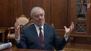 В. Гергиев рассказал президенту о культурных проектах и премьерах Большого и Мариинского театров.