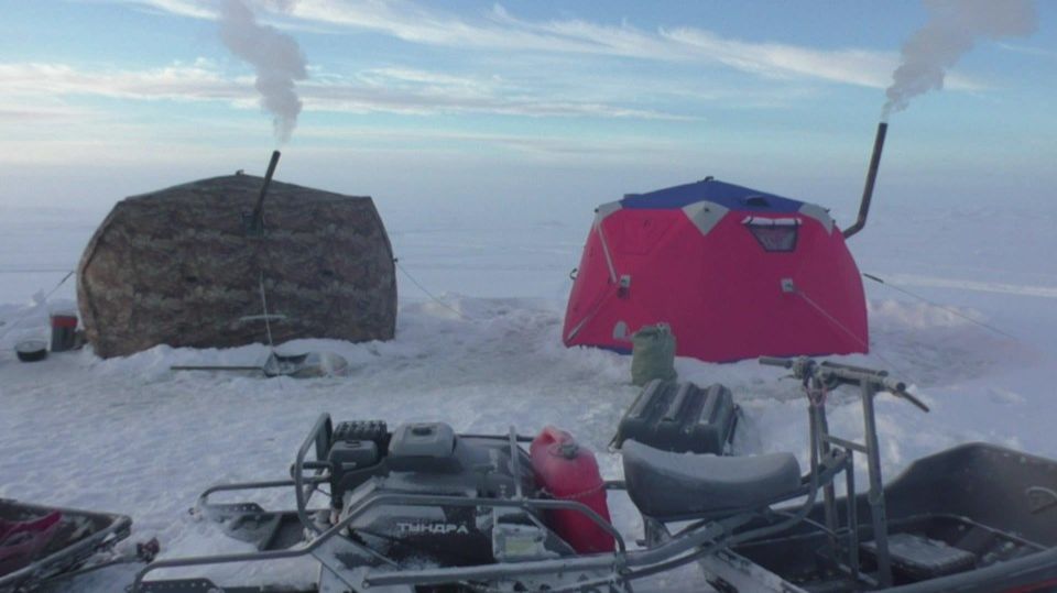 ЗАКРЕПИЛИСЬ С ПАЛАТКАМИ НА БЕЛОМ МОРЕ! ДВОЕ СУТОК НА НОГАХ, ПЕЛЬМЕНИ ВЫРУЧАЮТ \ ВЕЧЕРНИЙ ЖОР НАВАГИ! смотреть онлайн