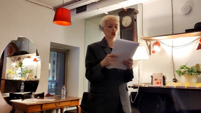 Свои рассказы на "Дежурных чтениях" читает Маргарита Шемякина