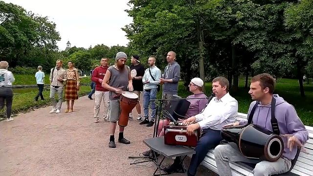 18 06  Харинама в Таврическом саду